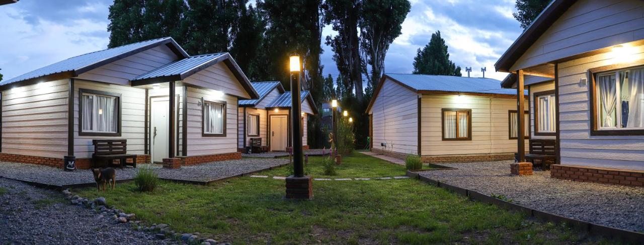 Cabanas Del Arroyo Calafate เอลกาลาฟาเต ภายนอก รูปภาพ